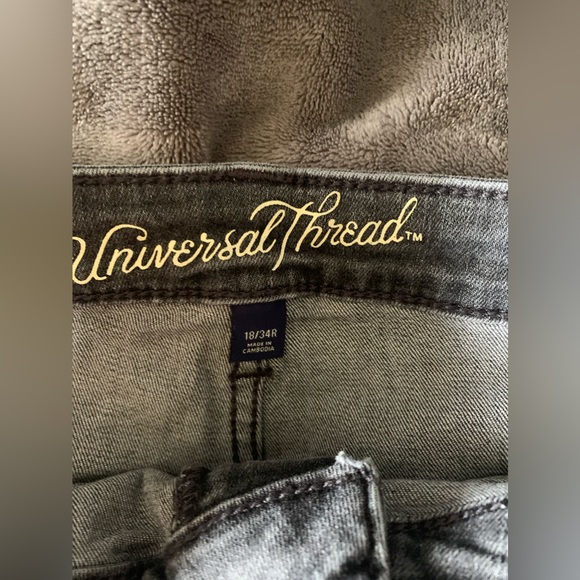 Universal Thread Jeans - Picture 3 of 5